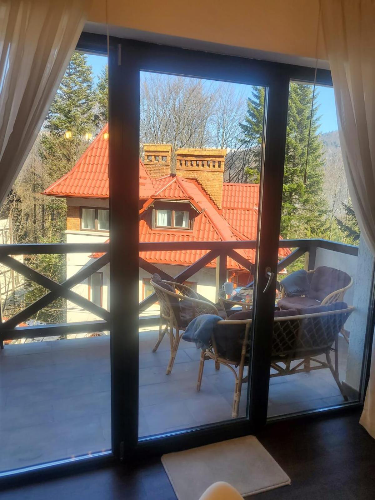 Casa Larisa - Wolves Apartment シナヤ エクステリア 写真