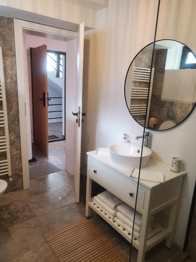 Casa Larisa - Wolves Apartment シナヤ エクステリア 写真